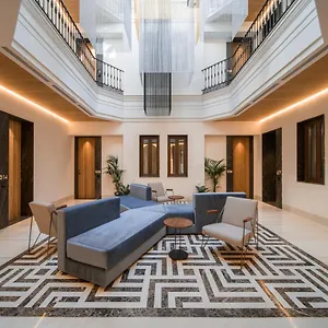 Unuk 5*, Sevilla Spanien